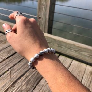 White howlite bracelet